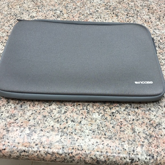 Computer Case - Picture 1 of 3